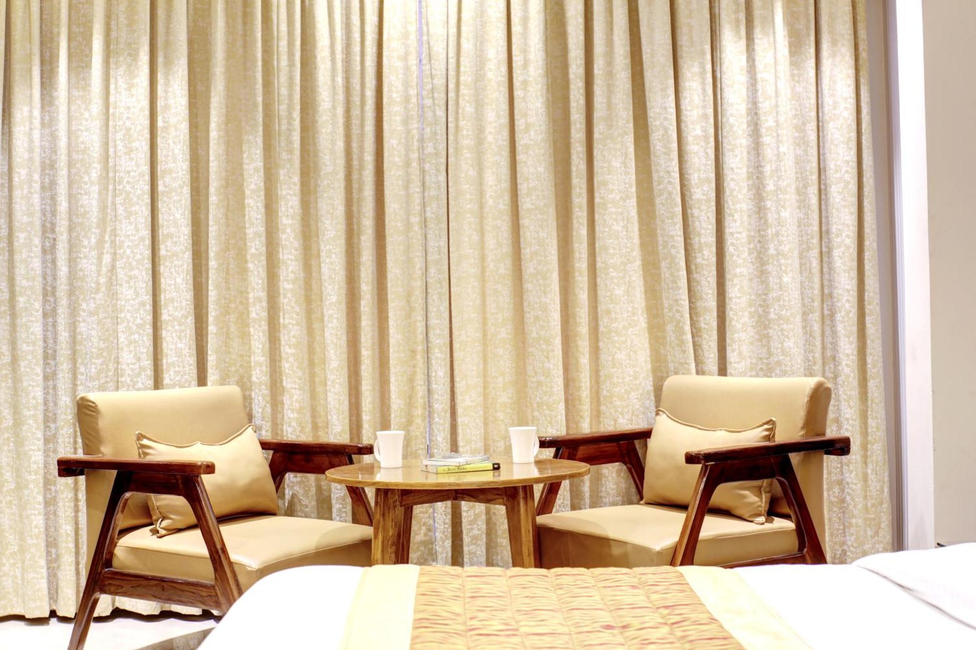 Hotel Krishna Plaza 'New Delhi' - By M S Hospitality Exteriér fotografie