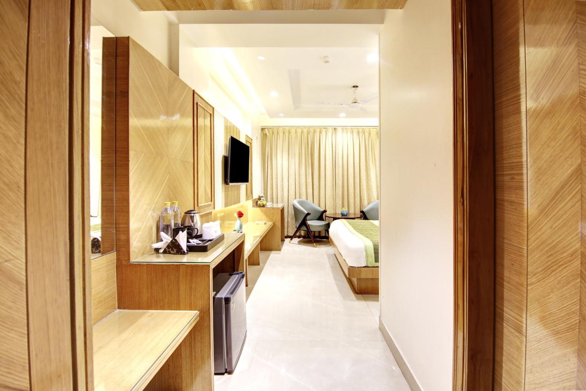 Hotel Krishna Plaza 'New Delhi' - By M S Hospitality Exteriér fotografie